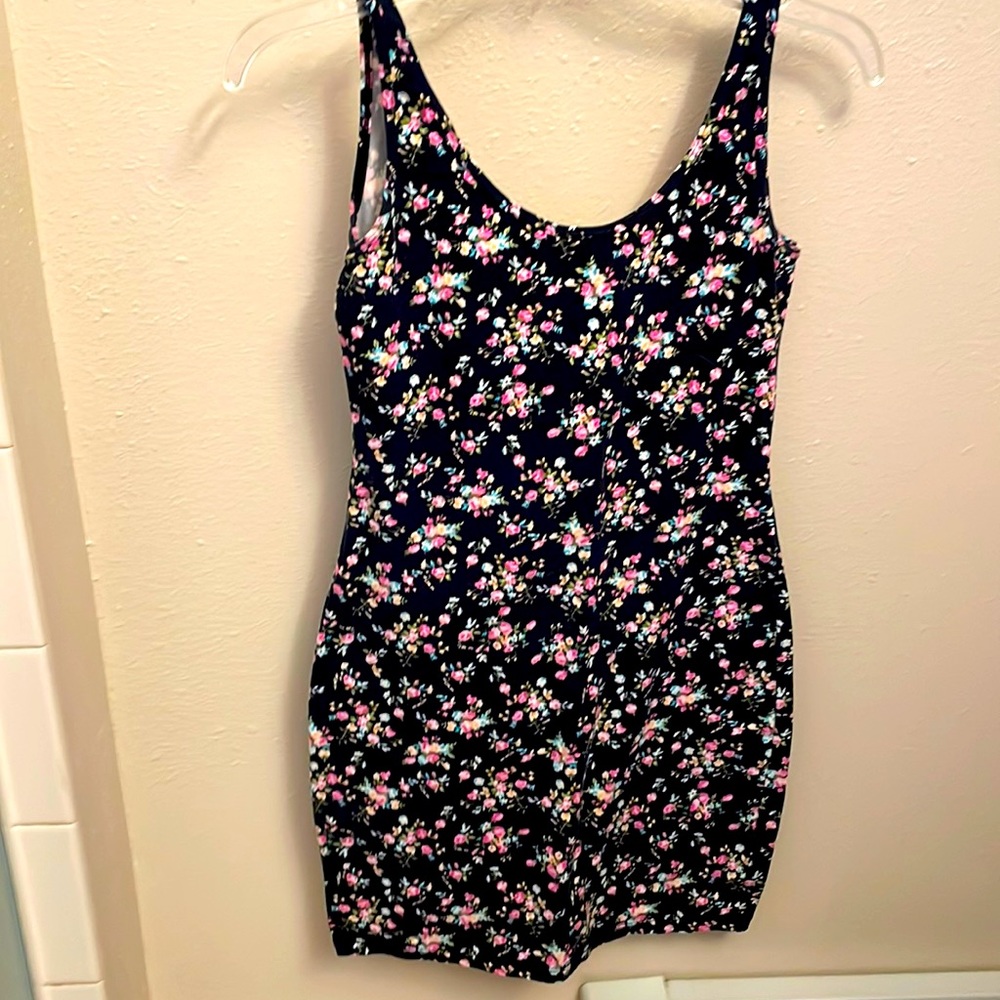 Moda International | XS Floral bodycon dress